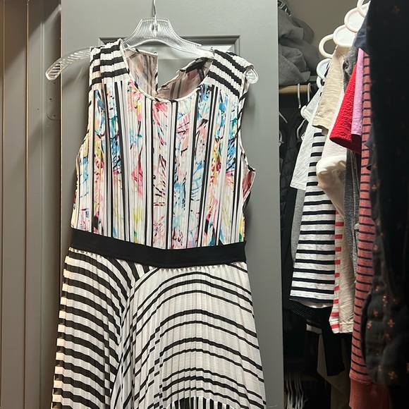 BCBGMaxAzria Dresses & Skirts - Gorgeous BCBG Dress